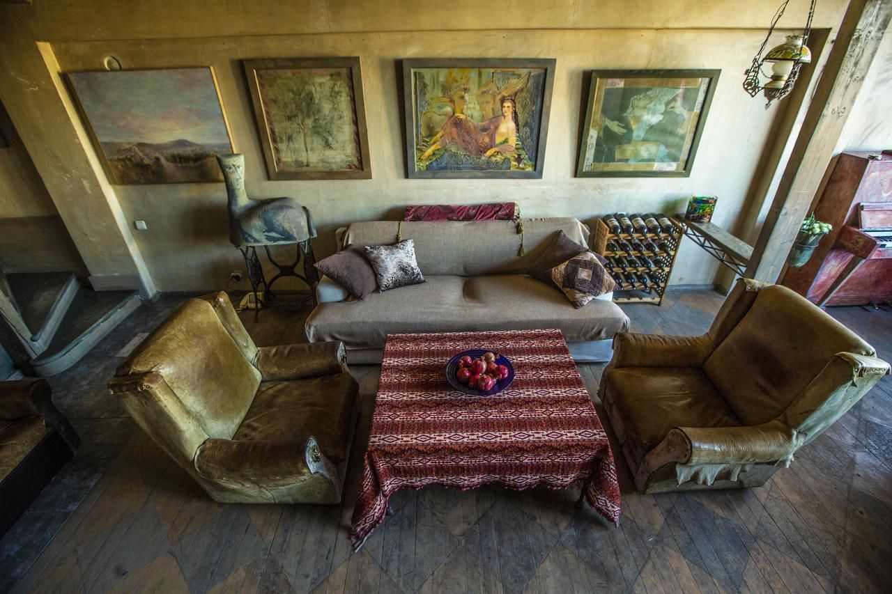 Отель Artists Residence in Tbilisi Тбилиси-22