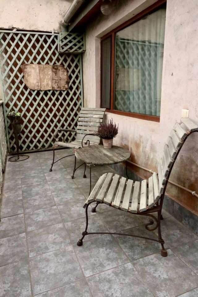 Отель Artists Residence in Tbilisi Тбилиси-16